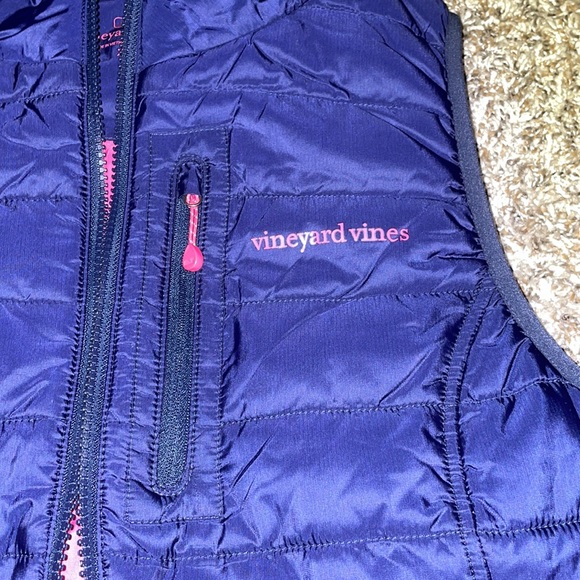 😍NWT Vineyard Vines XS The women’s mountain weekend vest puffer fall vest cute - Picture 3 of 12